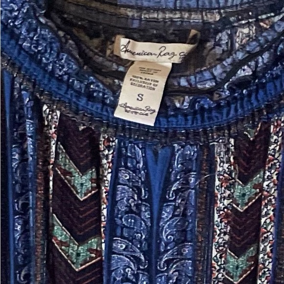 Beautiful Blue Print American Rags Small w/elastic waist Blouse - Picture 3 of 3